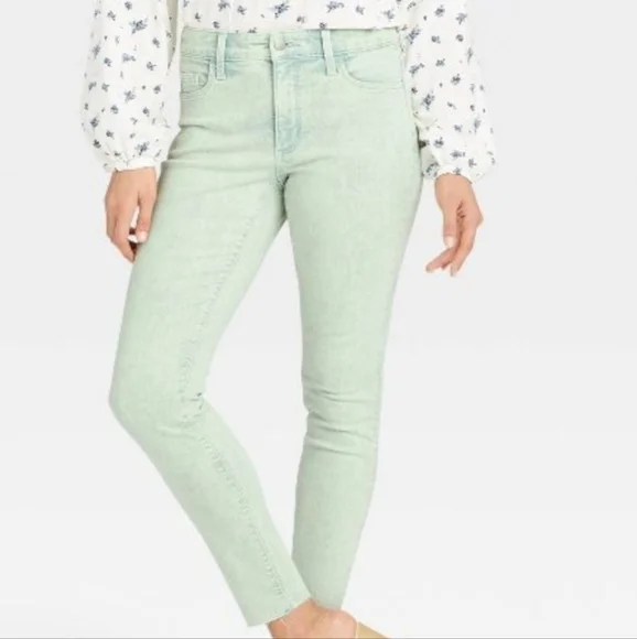 Women's High-Rise Skinny Jeans - Universal Thread™ - Picture 3 of 7